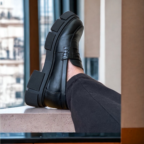Schuh Chunky Heel Black Oxford Style Slip-on Loafers, Excellent Preloved Cond. - Picture 7 of 7